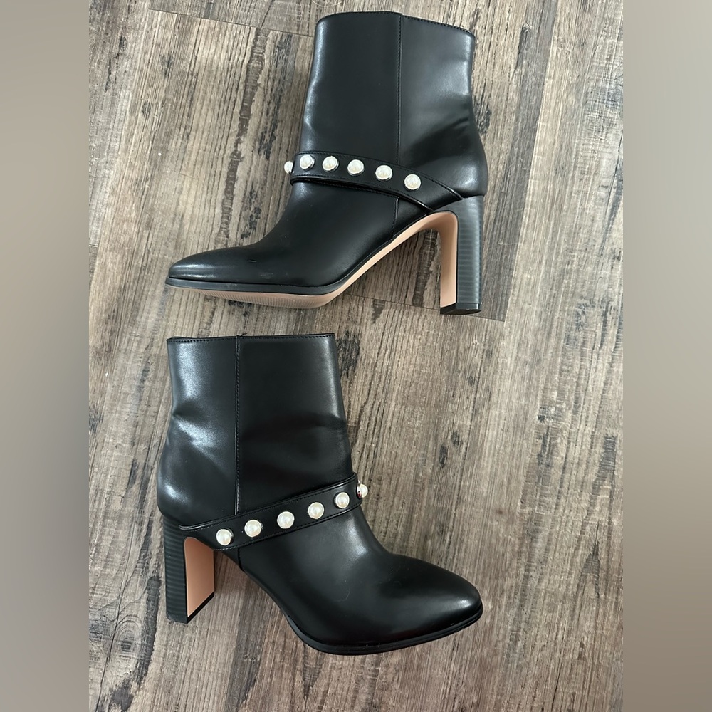 Black pearl booties